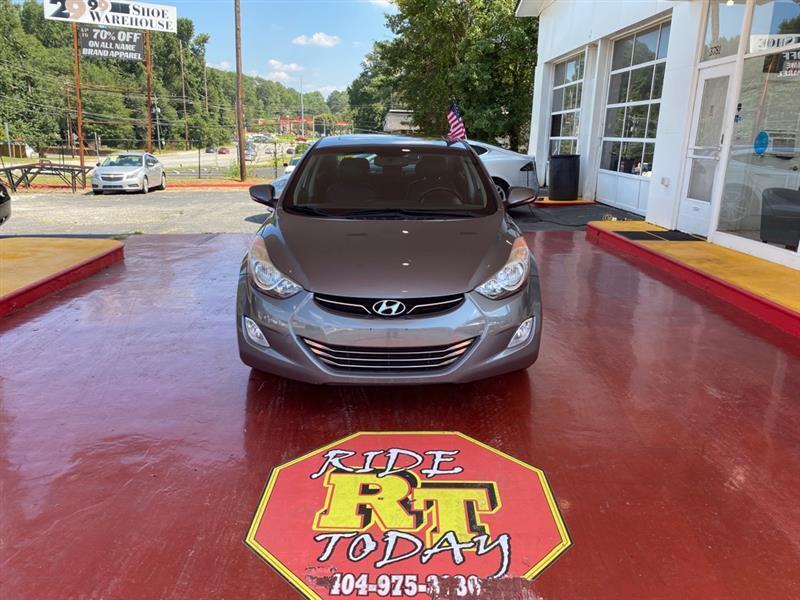 Hyundai Elantra  2013