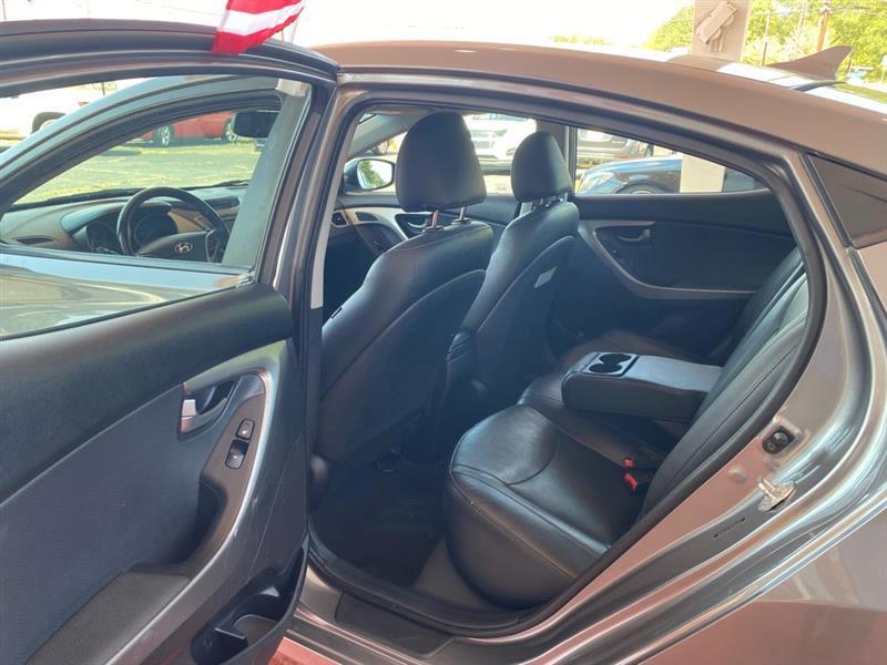 Hyundai Elantra  2013