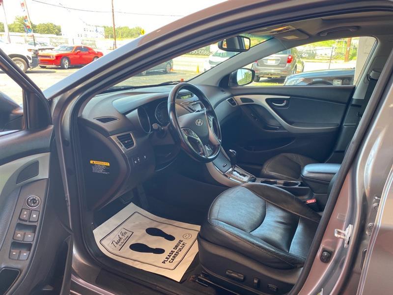 Hyundai Elantra  2013