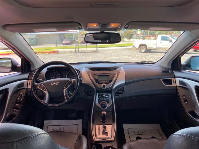 Hyundai Elantra  2013