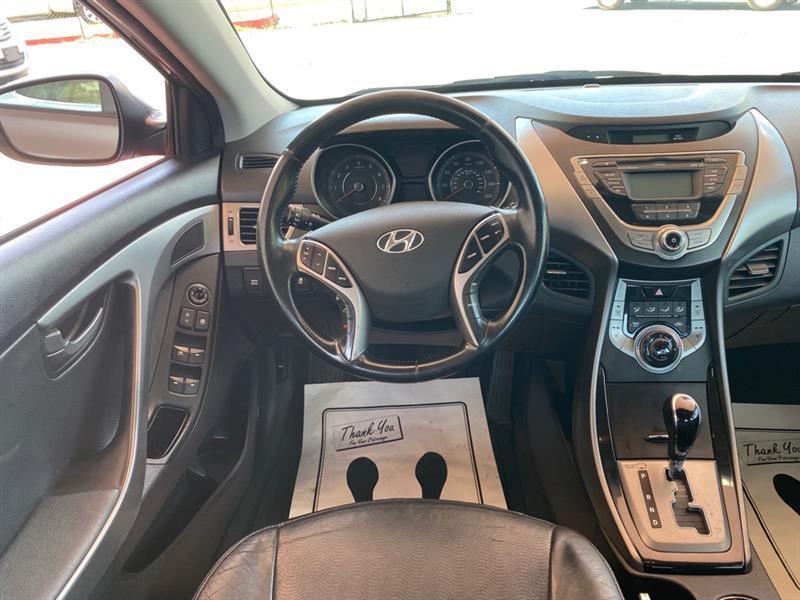 Hyundai Elantra  2013