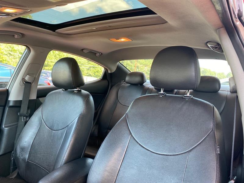 Hyundai Elantra  2013