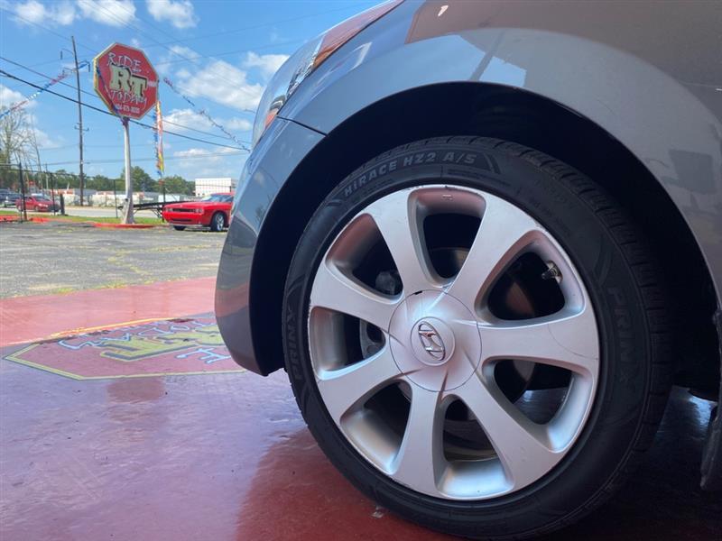 Hyundai Elantra  2013