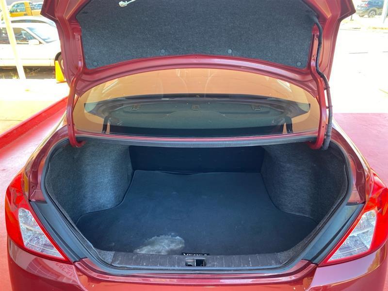 Nissan Versa  2017
