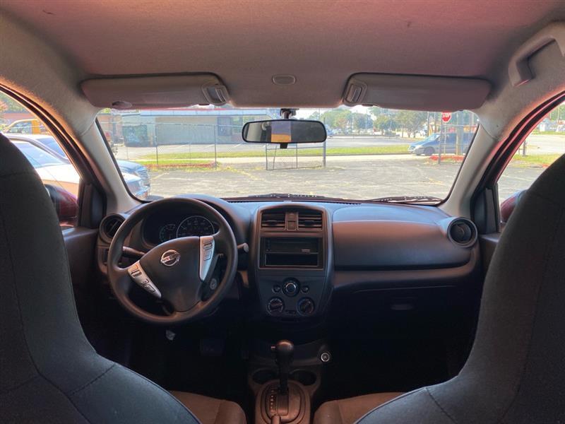 Nissan Versa  2017