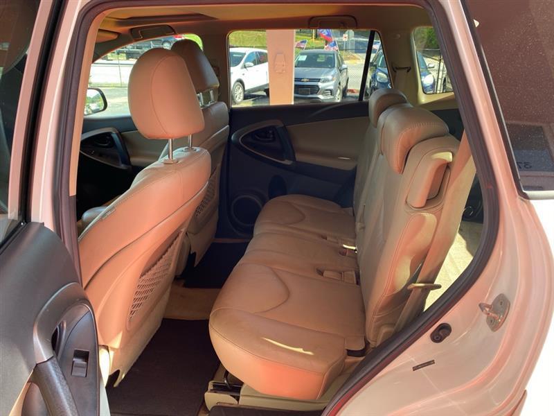Toyota RAV4  2011