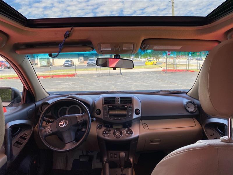 Toyota RAV4  2011