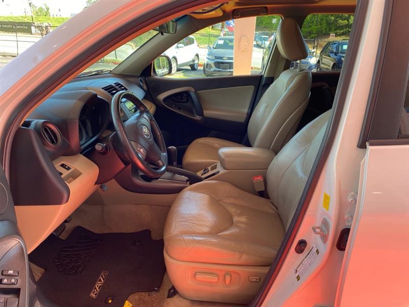 Toyota RAV4  2011