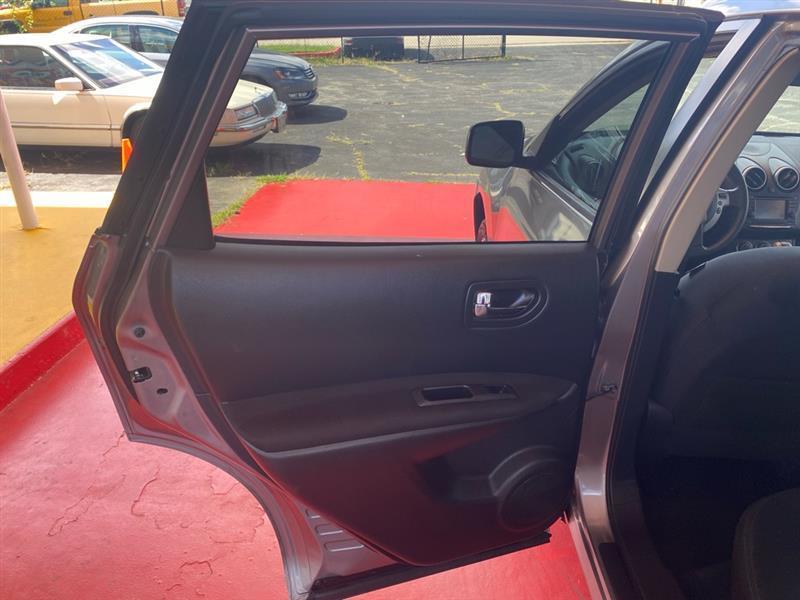 Nissan Rogue  2013