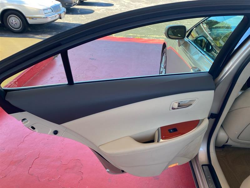 Lexus ES 350  2011