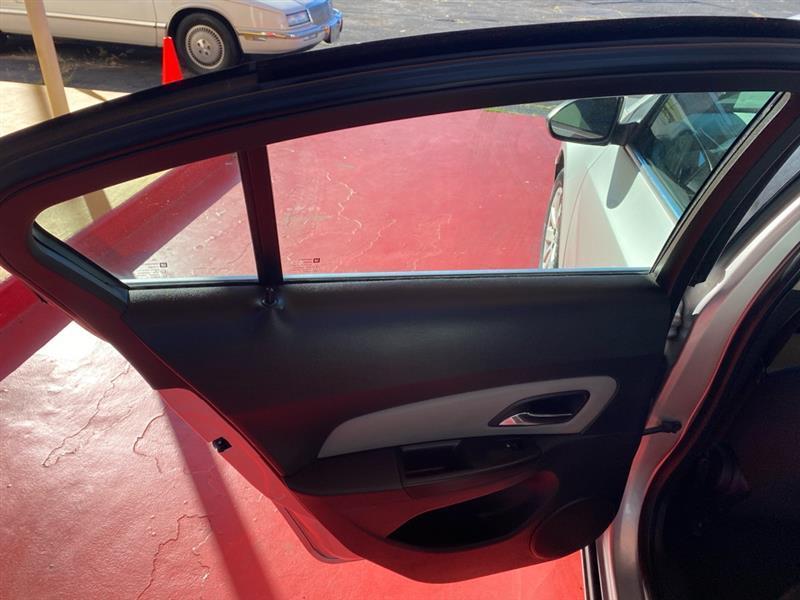 Chevrolet Cruze  2012