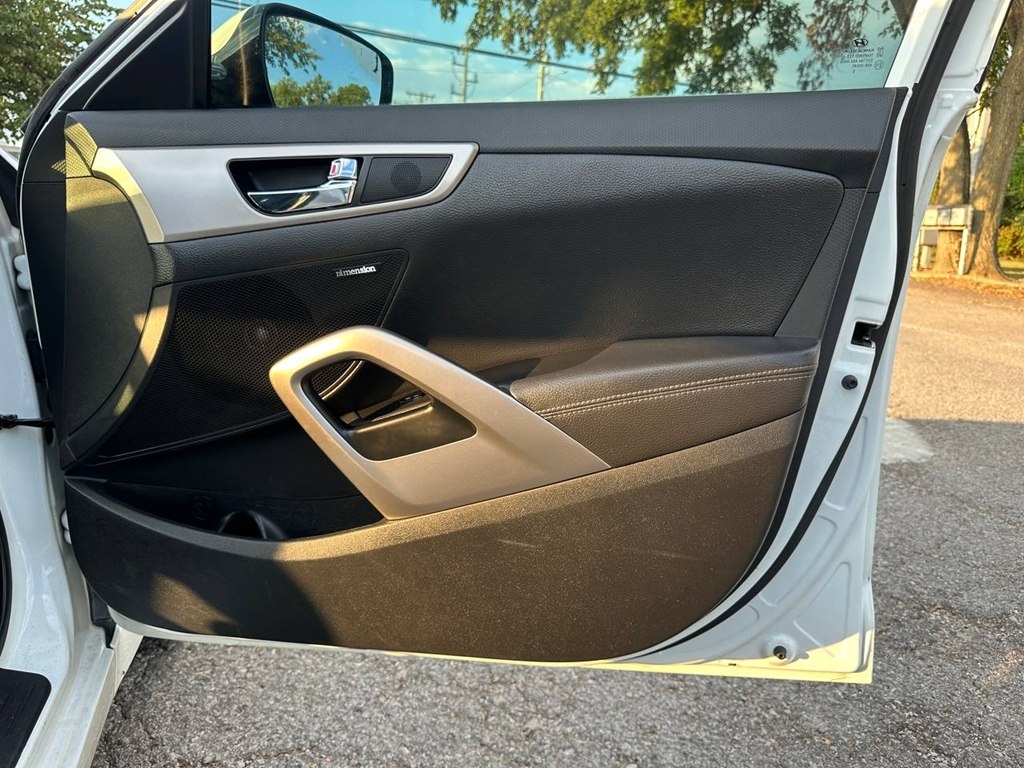 Hyundai Veloster 3dr Cpe Auto 2016