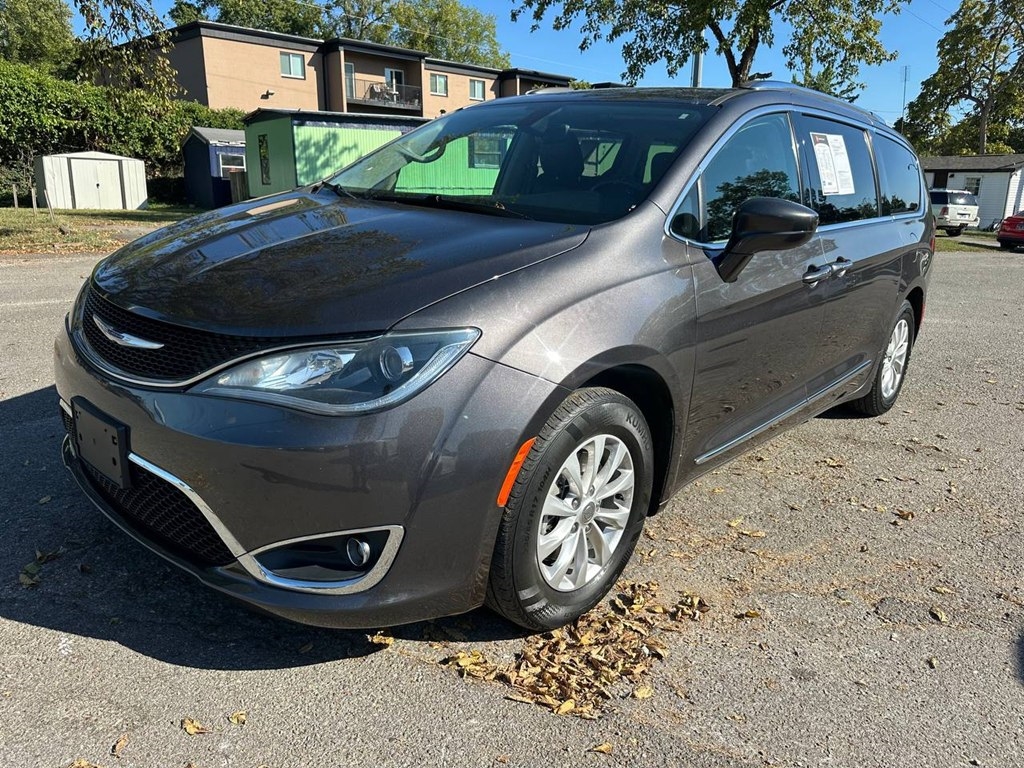 Chrysler Pacifica Touring L FWD 2019