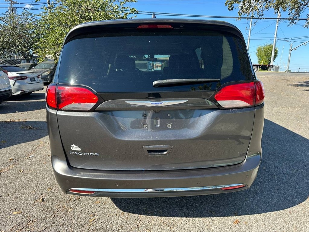 Chrysler Pacifica Touring L FWD 2019