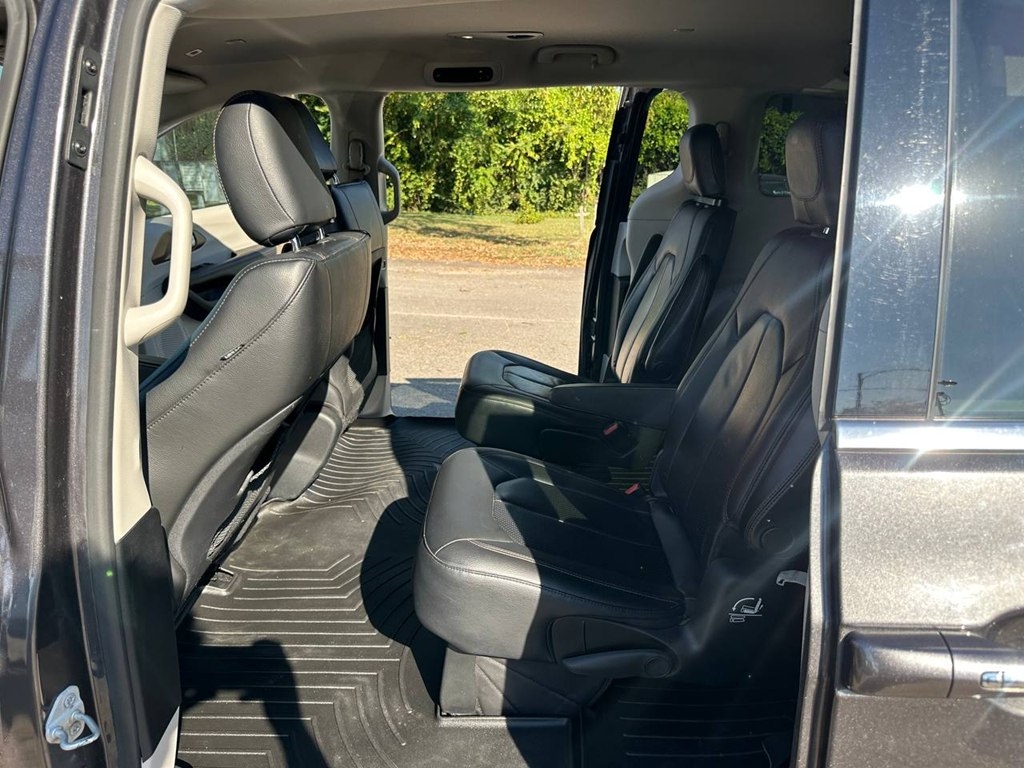Chrysler Pacifica Touring L FWD 2019