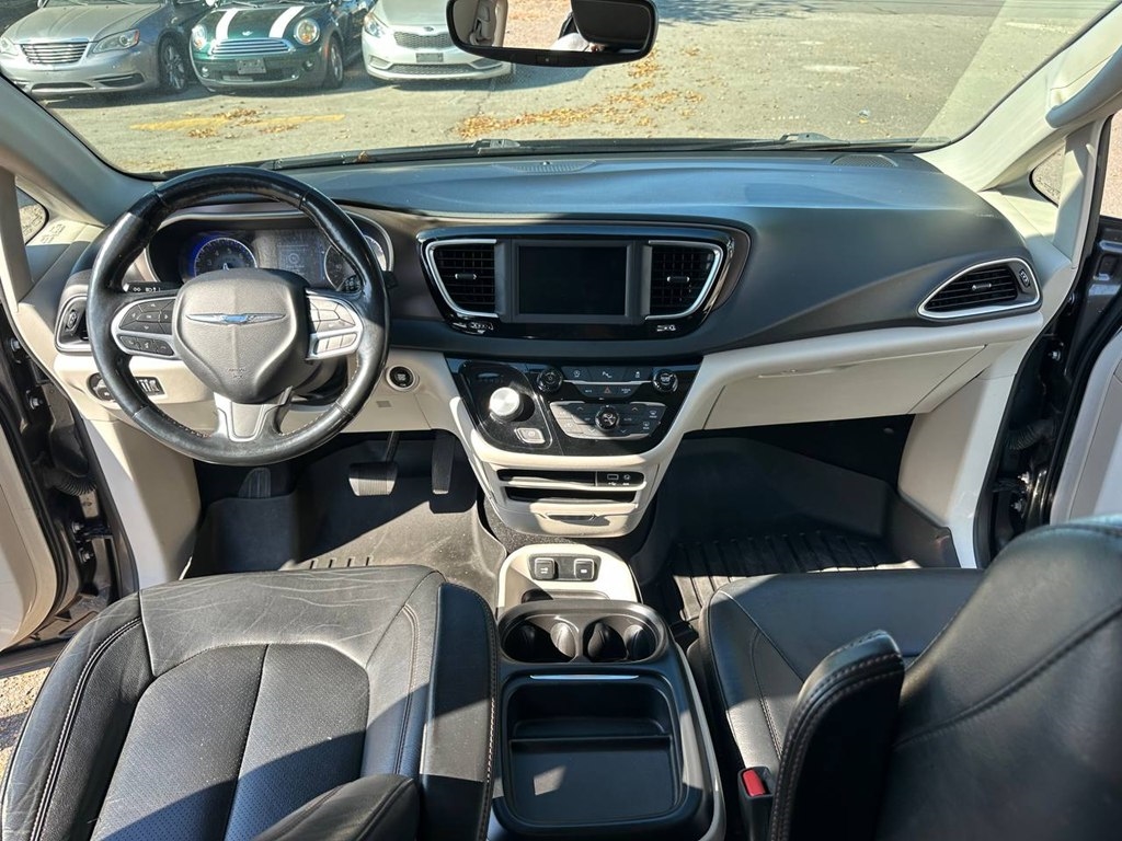 Chrysler Pacifica Touring L FWD 2019
