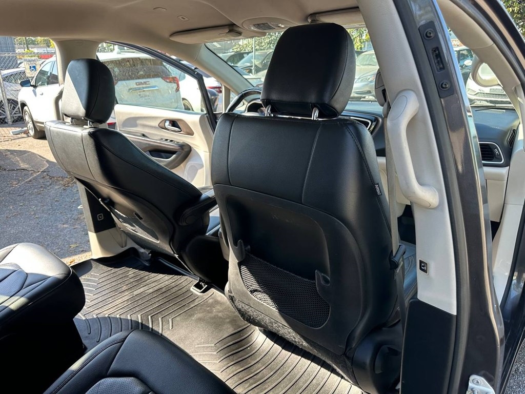 Chrysler Pacifica Touring L FWD 2019