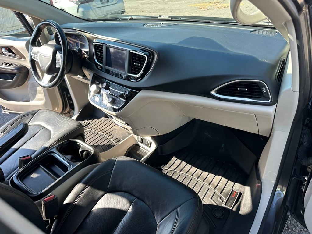 Chrysler Pacifica Touring L FWD 2019