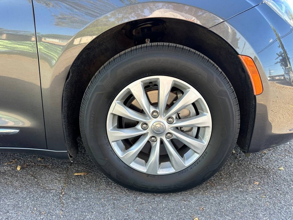 Chrysler Pacifica Touring L FWD 2019