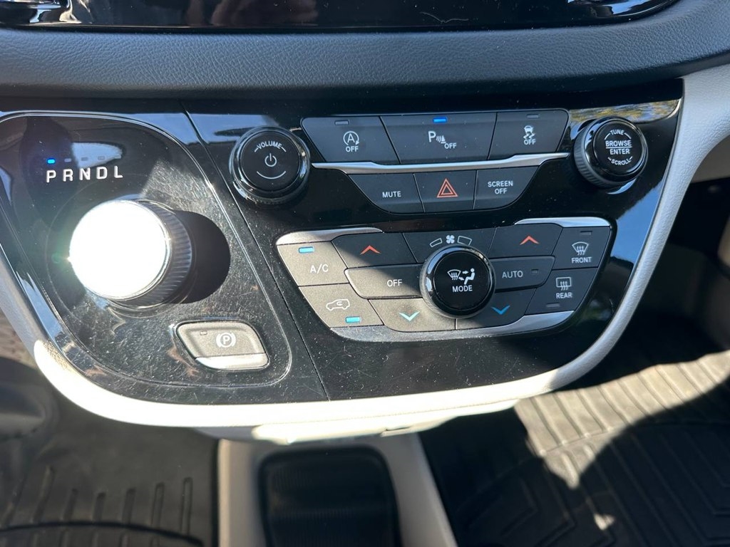 Chrysler Pacifica Touring L FWD 2019