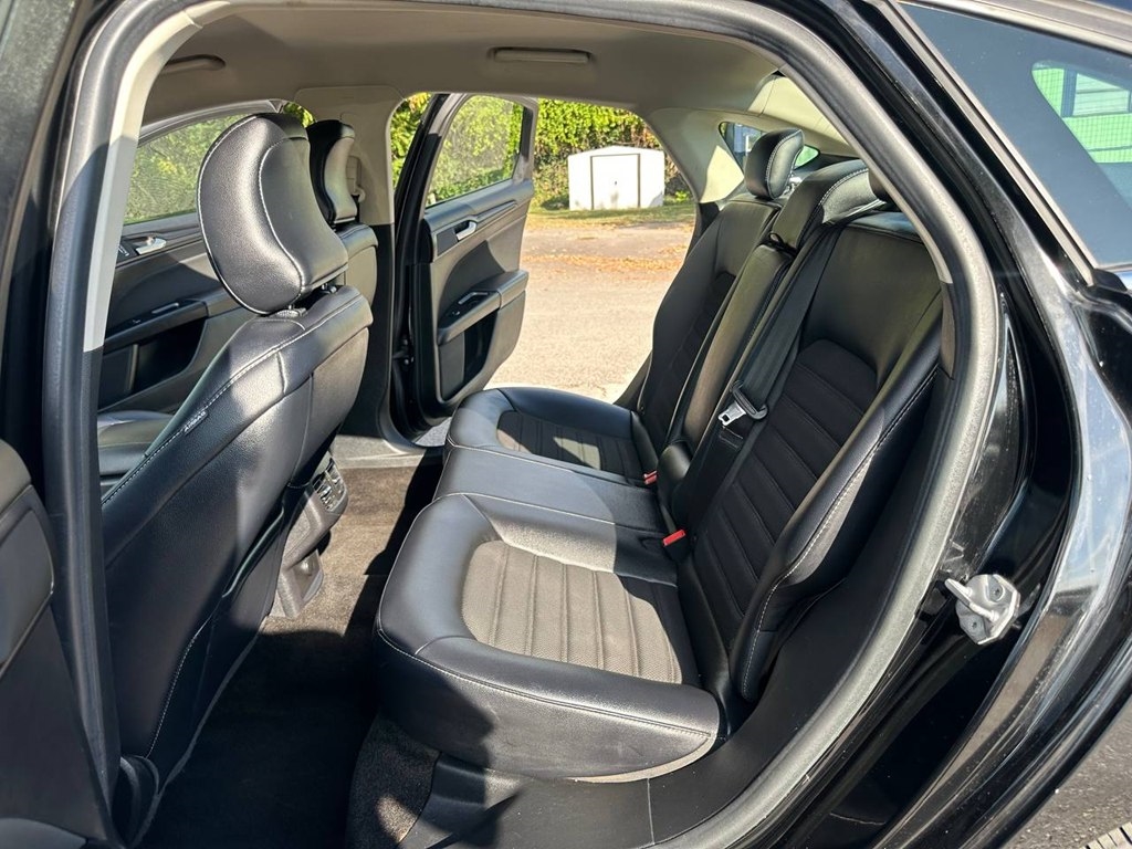 Ford Fusion SE FWD 2018