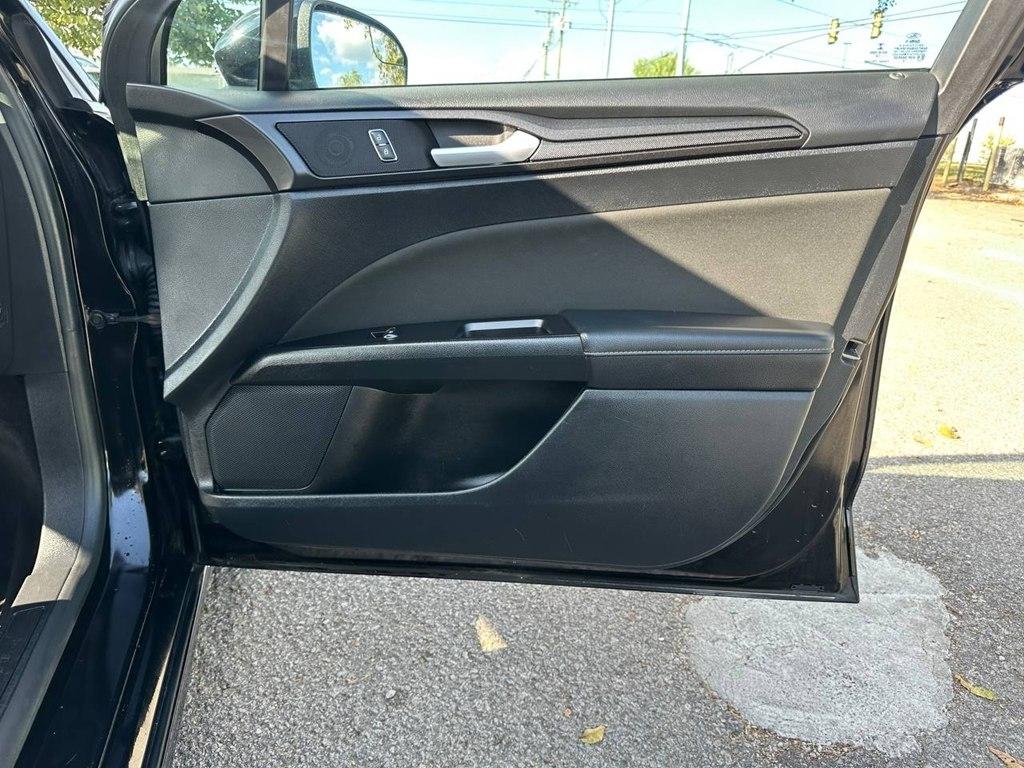 Ford Fusion SE FWD 2018