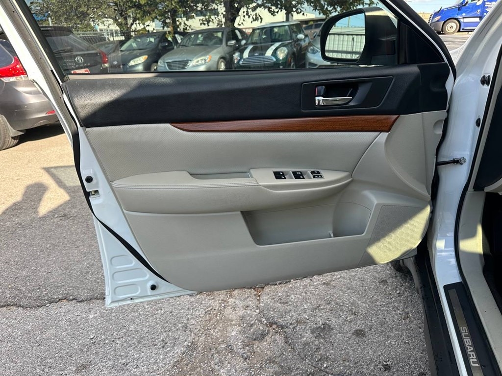 Subaru Outback 4dr Wgn H4 Auto 2.5i Limited 2013 Subaru Outback 4dr Wgn H4 Auto 2.5i Limited 2013