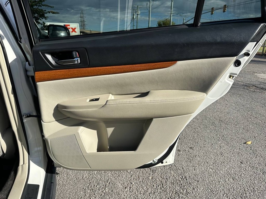 Subaru Outback 4dr Wgn H4 Auto 2.5i Limited 2013 Subaru Outback 4dr Wgn H4 Auto 2.5i Limited 2013