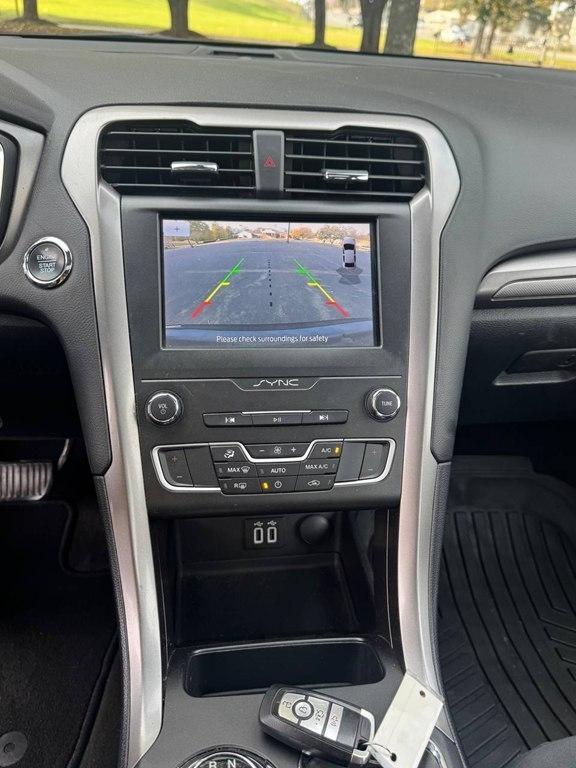 Ford Fusion SE FWD 2020