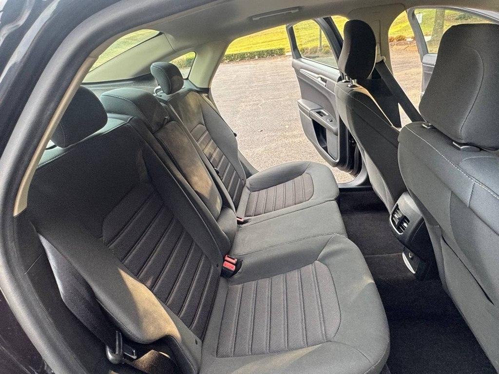 Ford Fusion SE FWD 2020