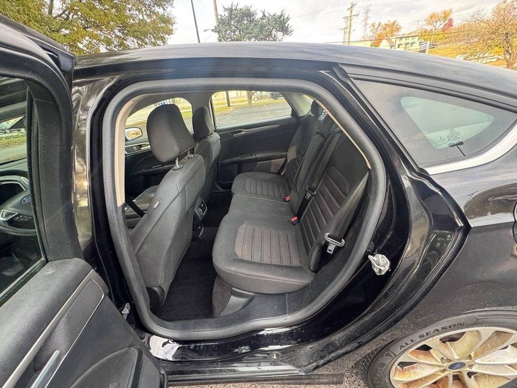 Ford Fusion SE FWD 2020