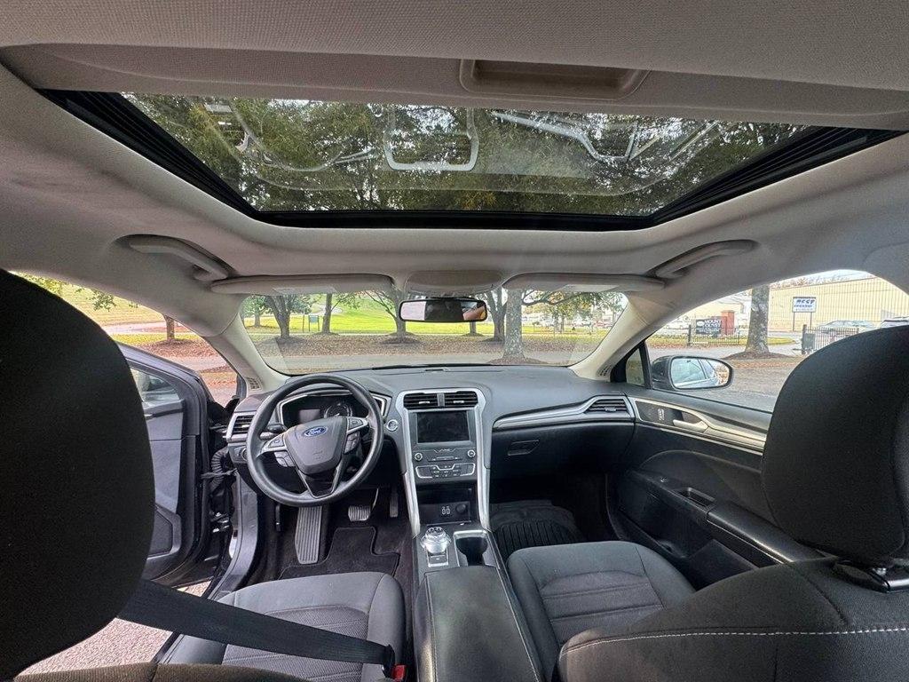 Ford Fusion SE FWD 2020