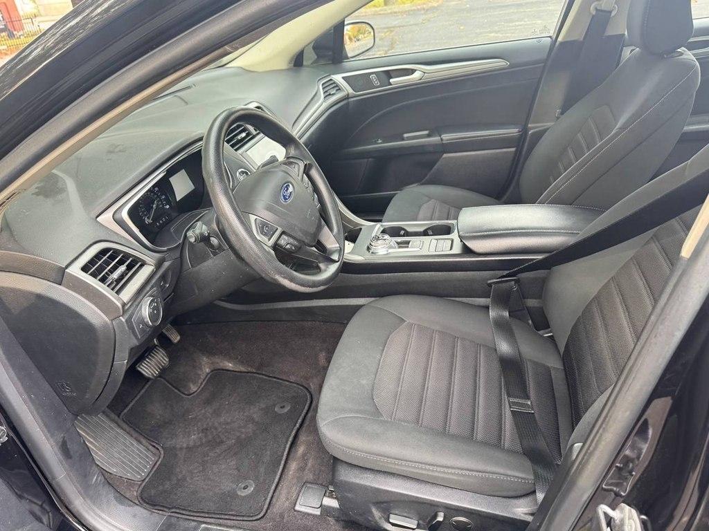 Ford Fusion SE FWD 2020