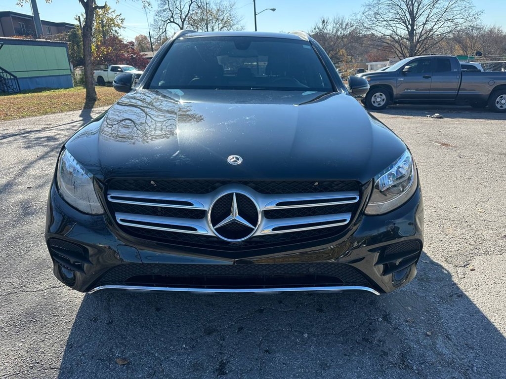 2018 Mercedes Benz GLC 300 photo 2