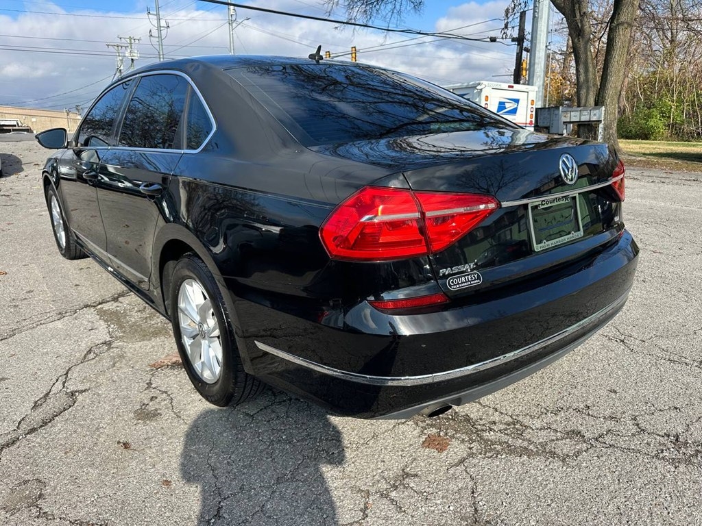 Volkswagen Passat 4dr Sdn 1.8T Auto S PZEV 2016