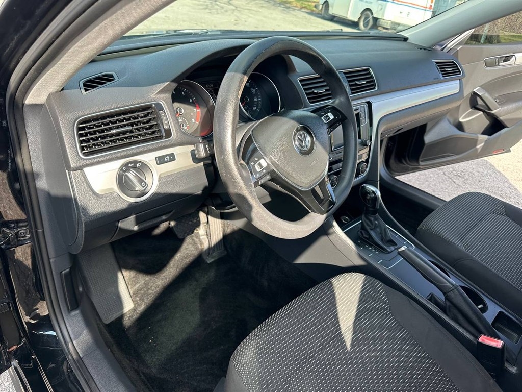 Volkswagen Passat 4dr Sdn 1.8T Auto S PZEV 2016