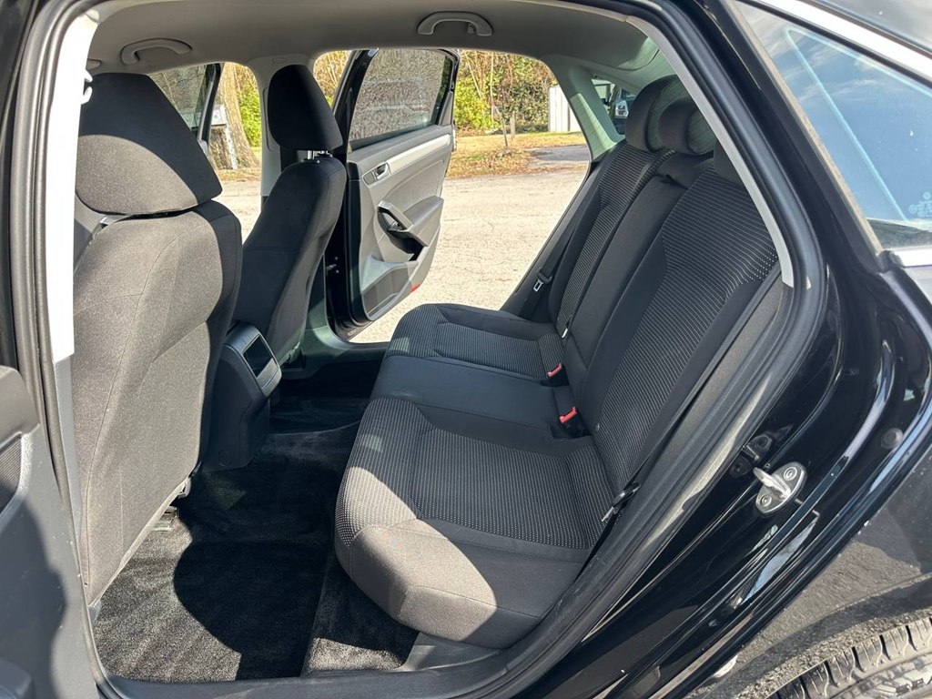 Volkswagen Passat 4dr Sdn 1.8T Auto S PZEV 2016