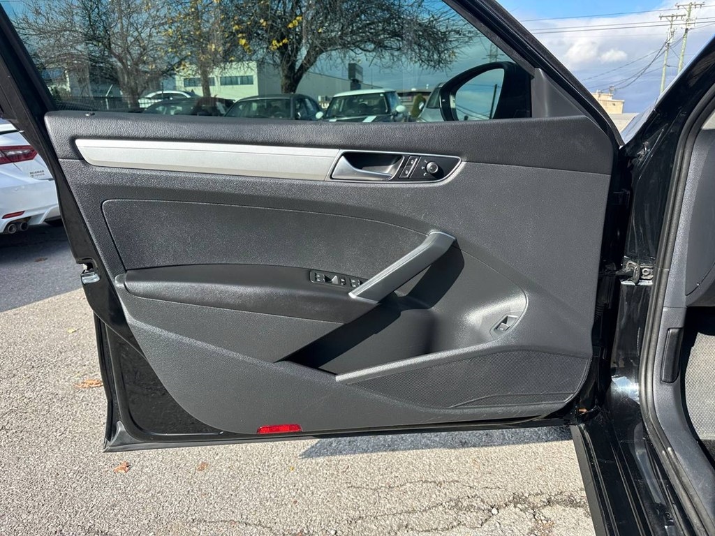 Volkswagen Passat 4dr Sdn 1.8T Auto S PZEV 2016