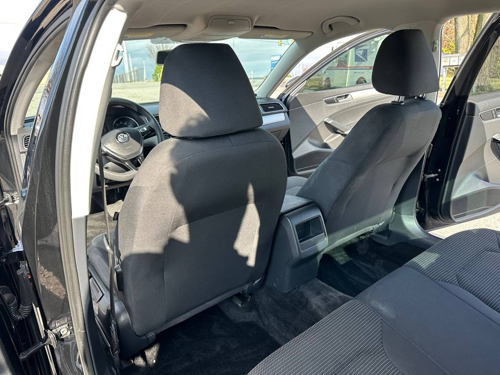 Volkswagen Passat 4dr Sdn 1.8T Auto S PZEV 2016