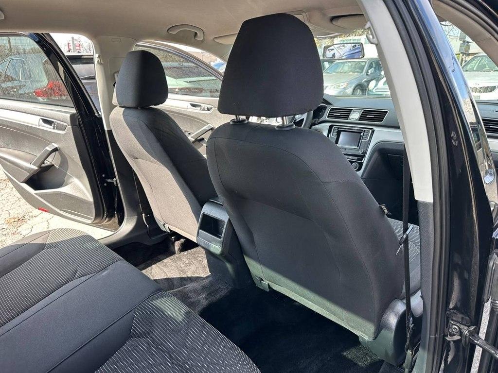 Volkswagen Passat 4dr Sdn 1.8T Auto S PZEV 2016