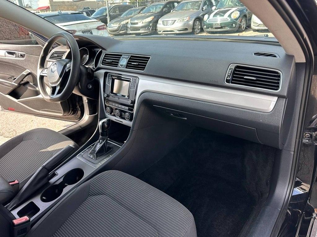 Volkswagen Passat 4dr Sdn 1.8T Auto S PZEV 2016