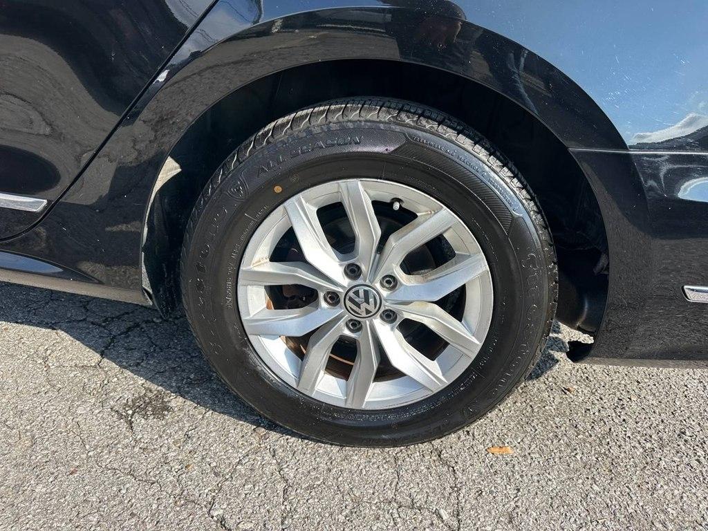 Volkswagen Passat 4dr Sdn 1.8T Auto S PZEV 2016