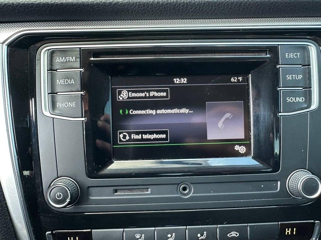 Volkswagen Passat 4dr Sdn 1.8T Auto S PZEV 2016