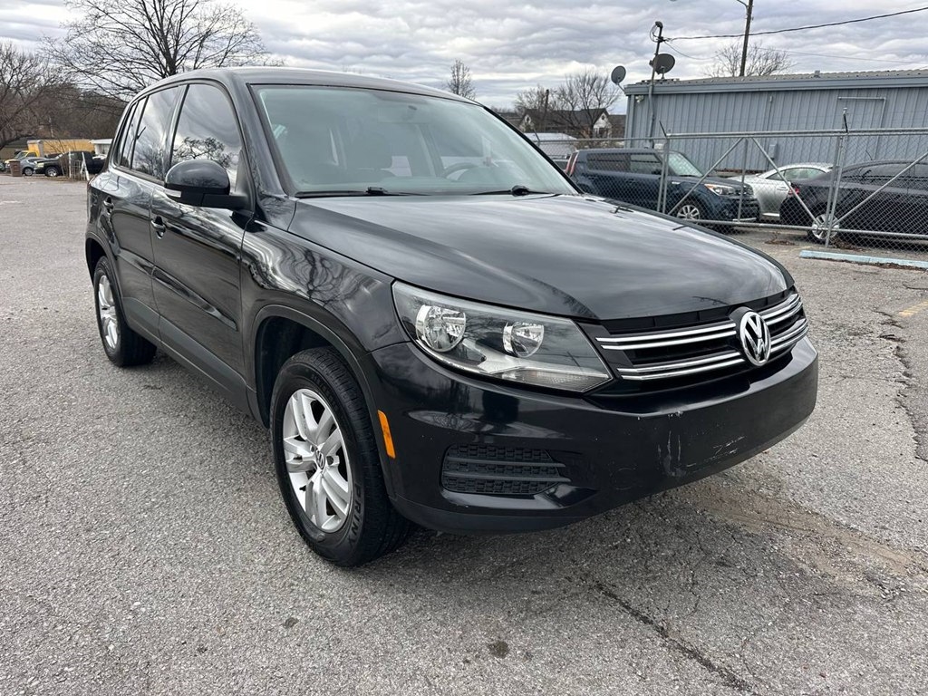 Volkswagen Tiguan 2WD 4dr Auto SE w/Sunroof & Nav 2012