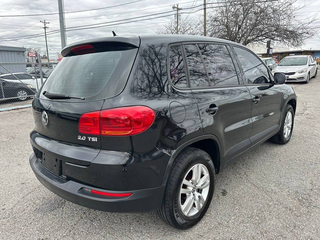 Volkswagen Tiguan 2WD 4dr Auto SE w/Sunroof & Nav 2012