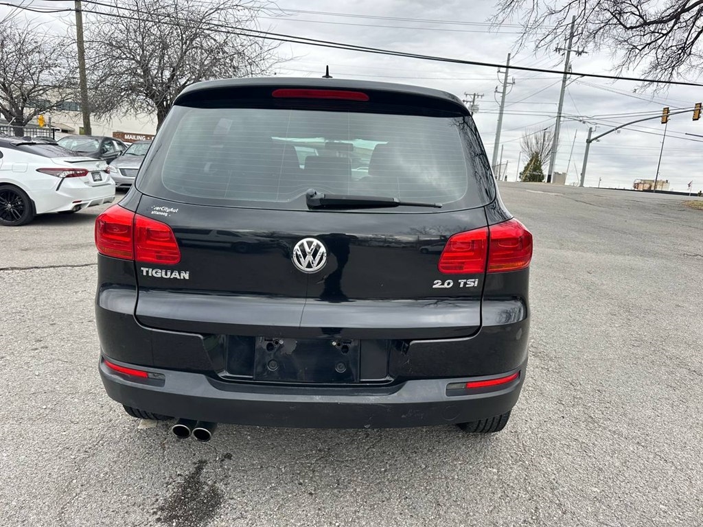 Volkswagen Tiguan 2WD 4dr Auto SE w/Sunroof & Nav 2012