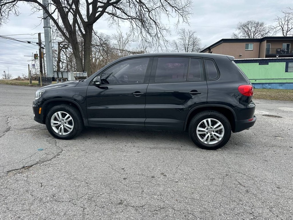 Volkswagen Tiguan 2WD 4dr Auto SE w/Sunroof & Nav 2012