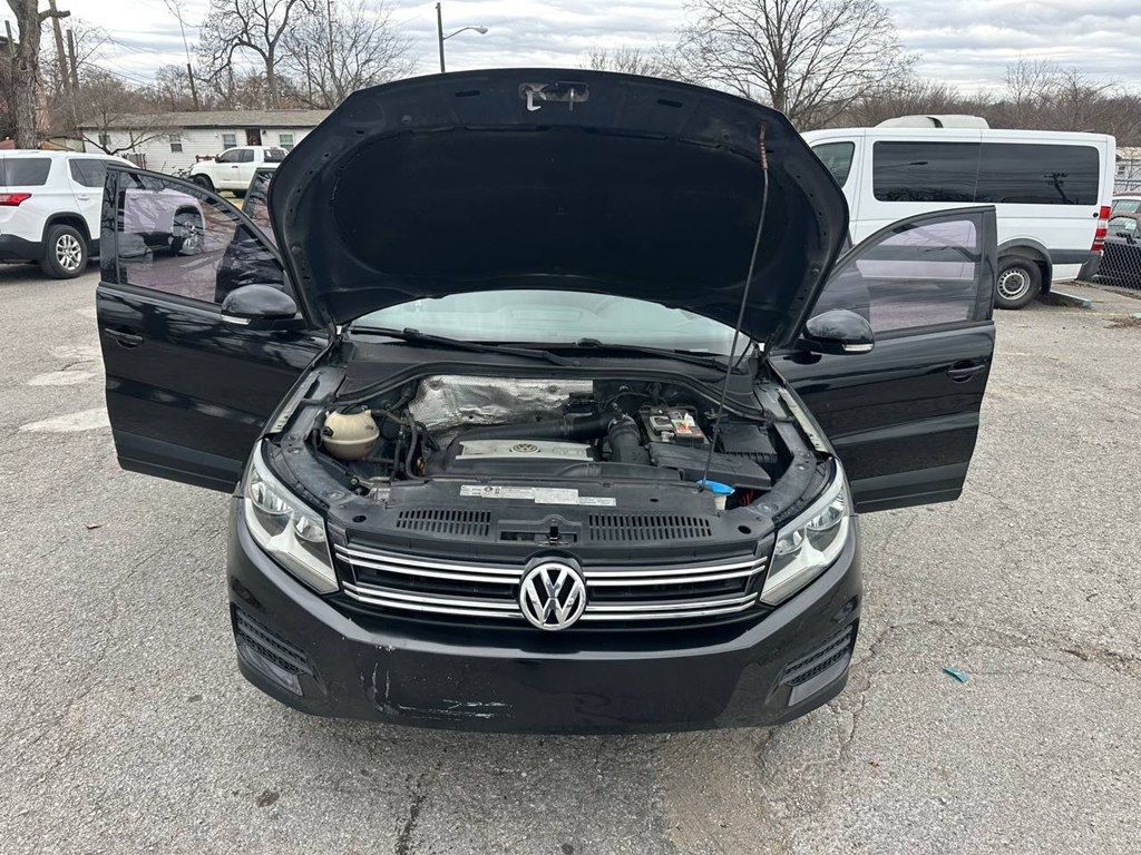 Volkswagen Tiguan 2WD 4dr Auto SE w/Sunroof & Nav 2012