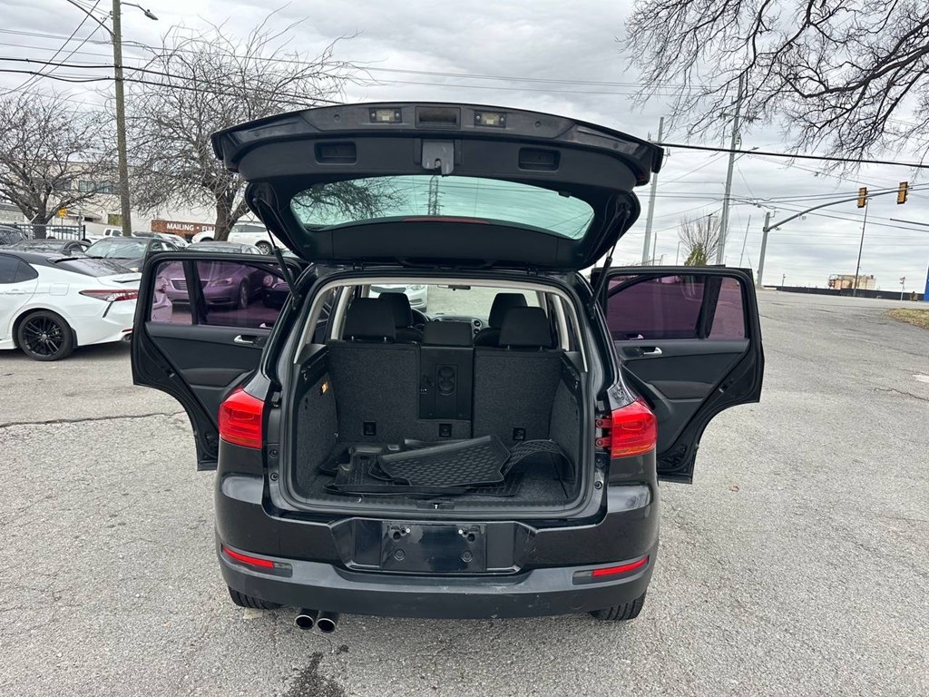 Volkswagen Tiguan 2WD 4dr Auto SE w/Sunroof & Nav 2012