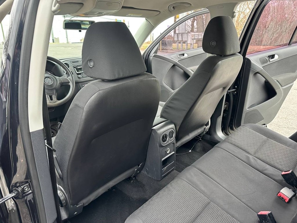 Volkswagen Tiguan 2WD 4dr Auto SE w/Sunroof & Nav 2012